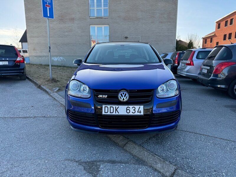 Blå Begagnad 2005 VW Golf V R Halvkombi | 139 000 kr - Bild 1/4