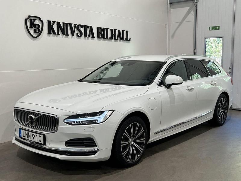 Vit Begagnad 2020 Volvo V90 Inscription Kombi | 338 600 kr (Marknadspris) - Bild 1/4