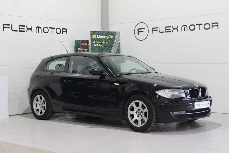 Begagnad BMW 118 Advantage 143 HK (105 kW) 2008 Svart Halvkombi