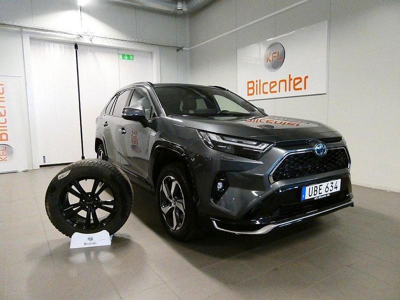 Mörkgrå Begagnad 2023 Toyota RAV4 Hybrid Edition SUV | 489 900 kr (Lite dyr) - Bild 1/3