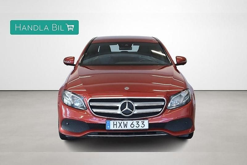 Begagnad Mercedes E220 194 HK (142 kW) 2018 Röd Sedan