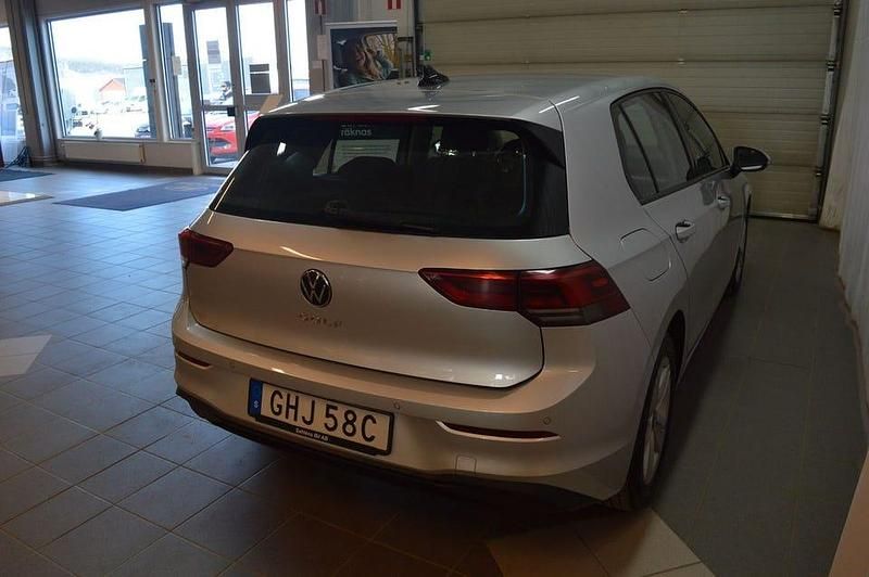 Begagnad VW Golf VII 116 HK (85 kW) 2021 Silver Halvkombi