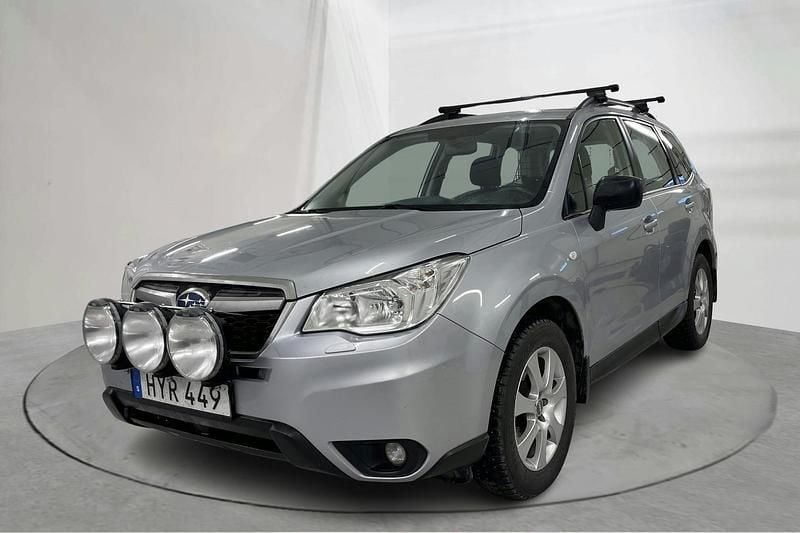 Silver Begagnad 2015 Subaru Forester SUV | 65 000 kr - Bild 1/4