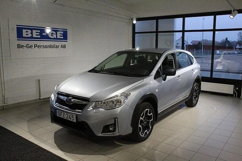 Silver Begagnad 2016 Subaru XV SUV | 182 000 kr (Lite dyr) - Bild 1/4