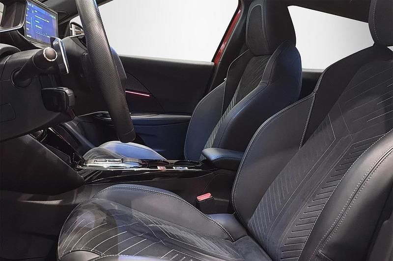 Begagnad Peugeot 2008 GT 132 HK (97 kW) 2024 Röd SUV