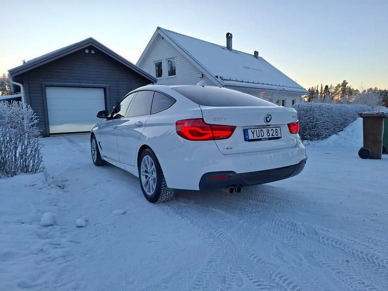 Begagnad 2019 BMW 320 Gran Turismo M Sport Halvkombi | 260 000 kr (Marknadspris) - Bild 1/4