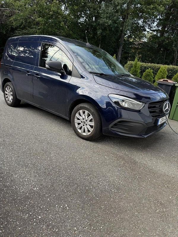 Blå Begagnad 2023 Mercedes eCitan Van | 300 000 kr - Bild 1/1