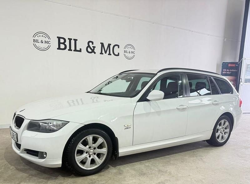 Begagnad BMW 320 Comfort Edition 184 HK (135 kW) 2010 Vit Kombi