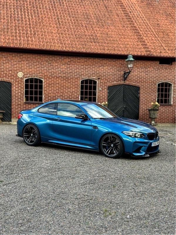 Blå Begagnad 2018 BMW M2 Sportkupé | 490 000 kr (Marknadspris) - Bild 1/4