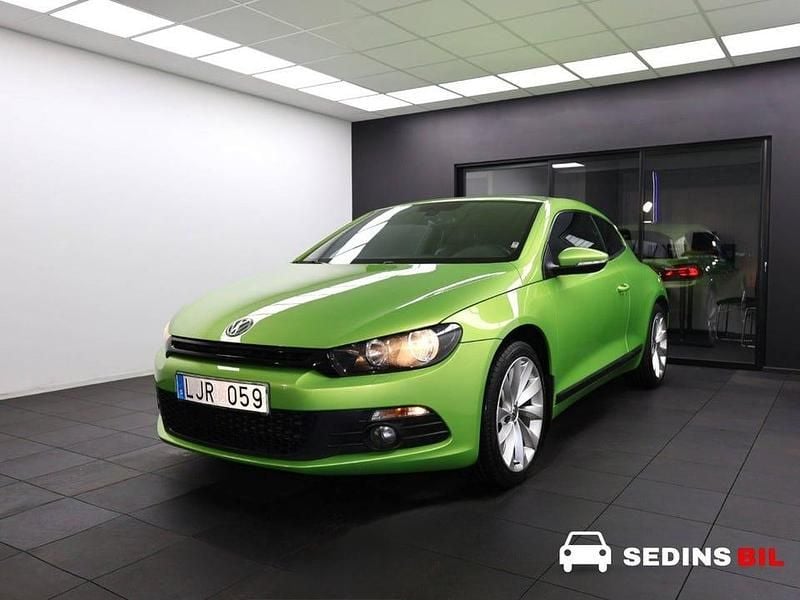 Grön Begagnad 2010 VW Scirocco Sport Sportkupé | 84 900 kr (Lite dyr) - Bild 1/4
