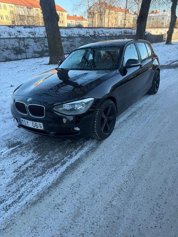 Begagnad BMW 118 143 HK (105 kW) 2012 Halvkombi