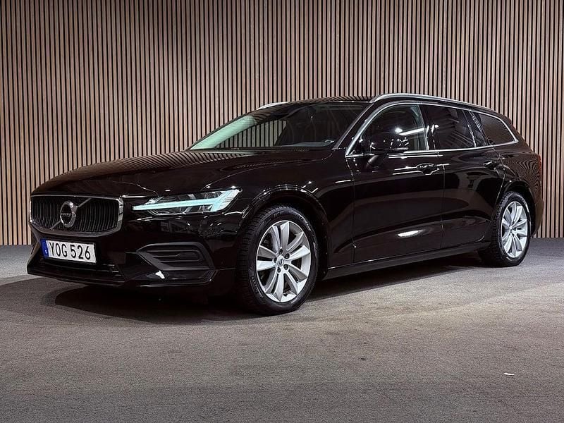Begagnad Volvo V60 Momentum 190 HK (139 kW) 2018 Svart Kombi