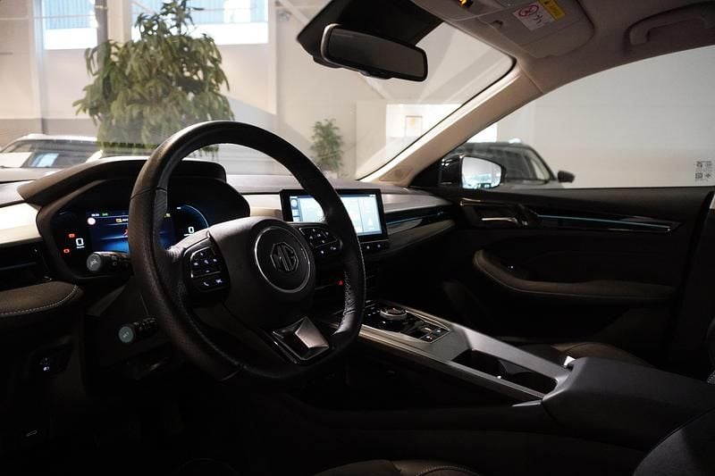 Begagnad MG MG5 EV Comfort 130 kW (177 HK) 2022 Svart Kombi