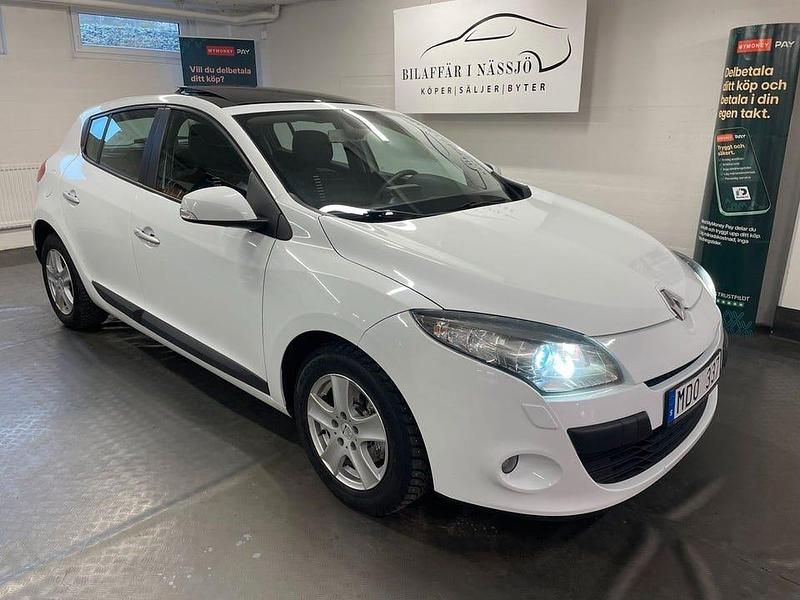 Vit Begagnad 2012 Renault Mégane GrandTour Kombi | 53 900 kr (Marknadspris) - Bild 1/4