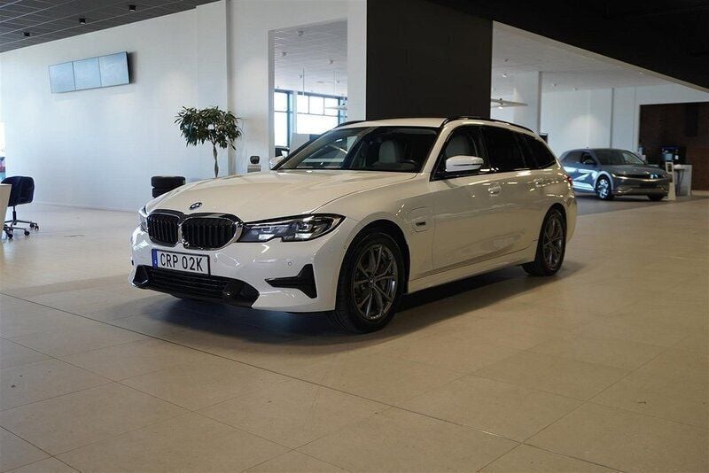Okänd Begagnad 2021 BMW 330e Sport Line Kombi | 319 800 kr (Marknadspris) - Bild 1/4
