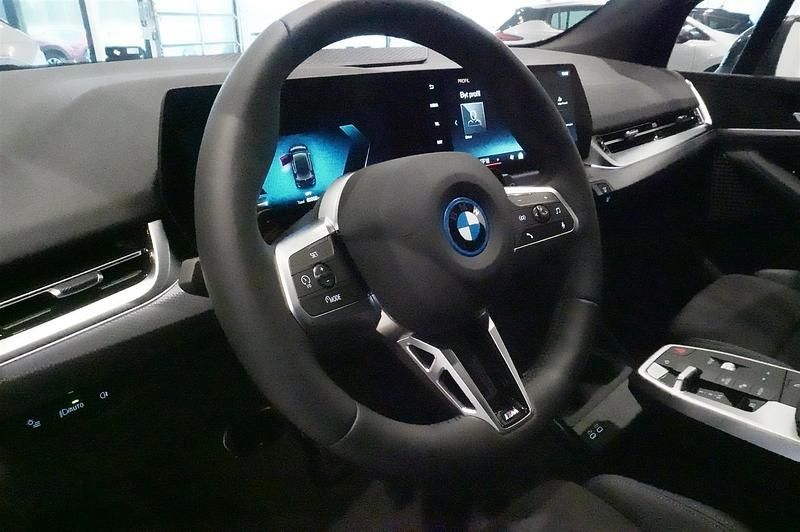 Ny BMW 225 Active Tourer M Sport 245 HK (180 kW) 2025 Svart Minibuss