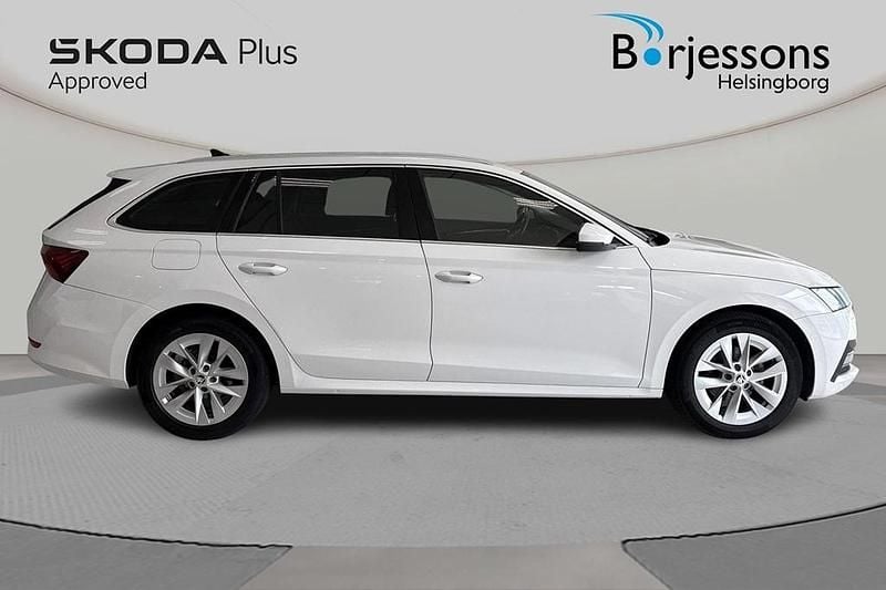 Begagnad Skoda Octavia Style 112 HK (82 kW) 2021 Vit Kombi