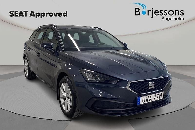Grå Begagnad 2024 Seat Leon Style Kombi | 234 000 kr (Marknadspris) - Bild 1/4