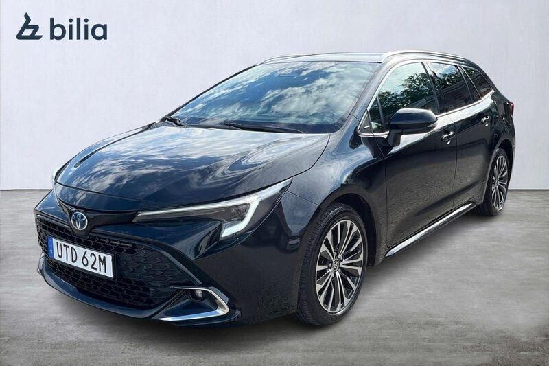 Svart Begagnad 2023 Toyota Corolla Style Kombi | 329 900 kr (Marknadspris) - Bild 1/4