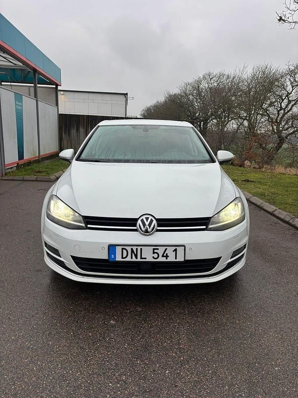 Begagnad VW Golf VII 140 HK (102 kW) 2014