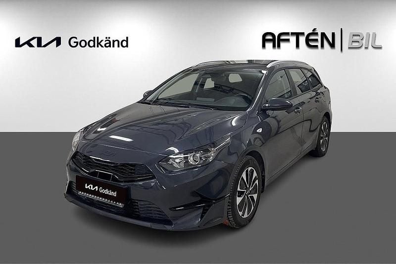 Grå Begagnad 2025 Kia Ceed Halvkombi | 274 900 kr (Bra pris) - Bild 1/3