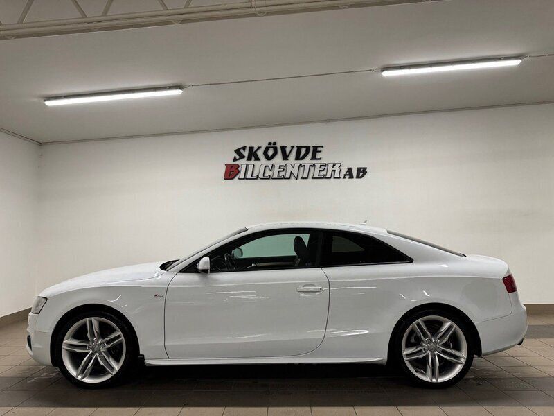 Vit Begagnad 2011 Audi A5 S-Line Sportkupé | 116 500 kr (Marknadspris) - Bild 1/4