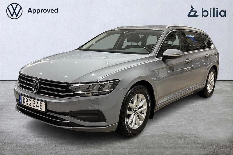 Grå Begagnad 2023 VW Passat Kombi | 279 000 kr (Bra pris) - Bild 1/3