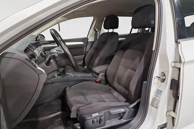 Begagnad VW Passat 150 HK (110 kW) 2017 Vit Kombi