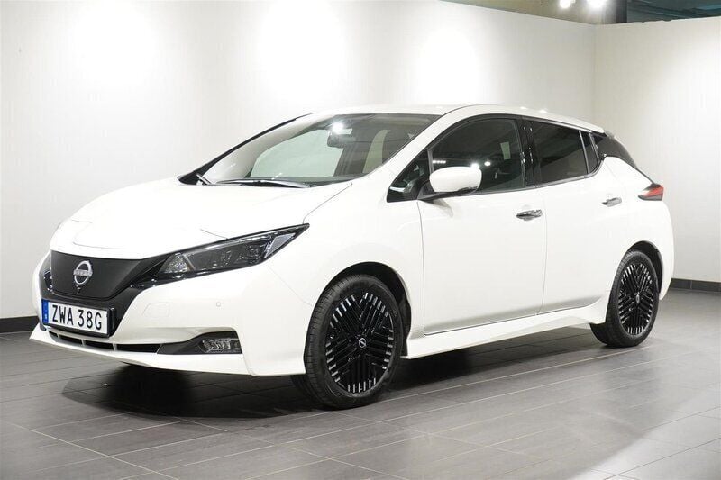 Okänd Begagnad 2023 Nissan Leaf 360º Halvkombi | 208 800 kr (Marknadspris) - Bild 1/4