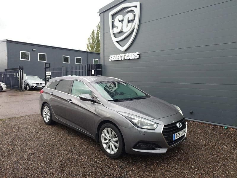 Silver Begagnad 2015 Hyundai i40 Kombi | 109 900 kr (Marknadspris) - Bild 1/4