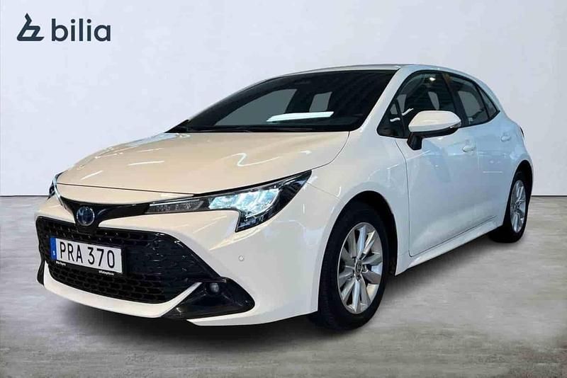 Begagnad Toyota Corolla Hybrid 2024 Vit Halvkombi