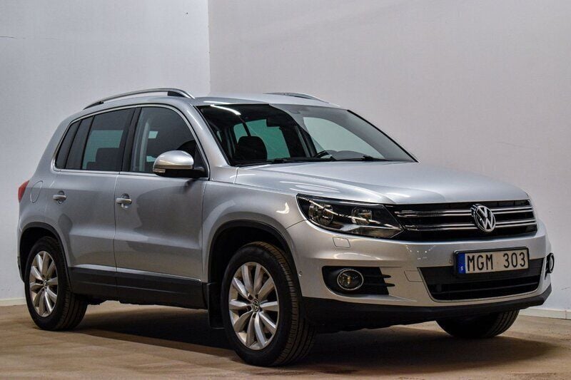 Grå Begagnad 2011 VW Tiguan SUV | 99 700 kr (Marknadspris) - Bild 1/4