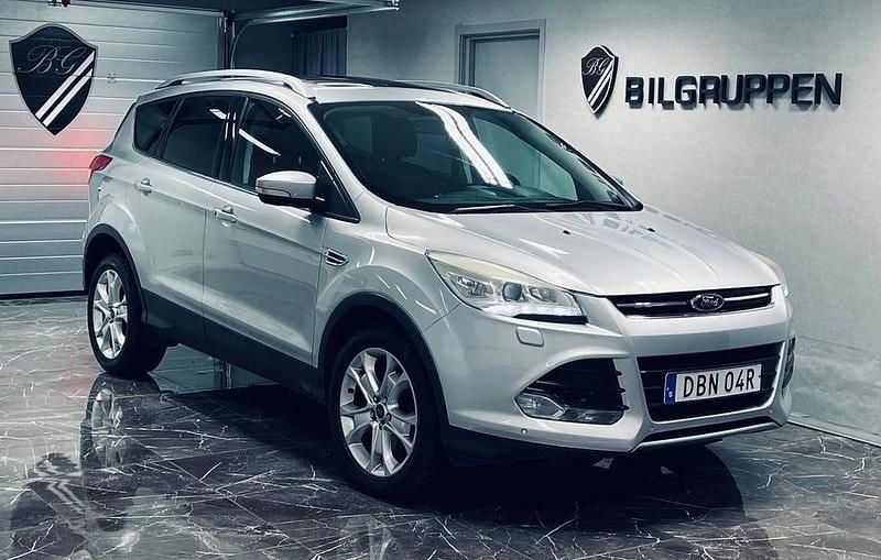 Silver Begagnad 2013 Ford Kuga SUV | 99 900 kr (Bra pris) - Bild 1/4