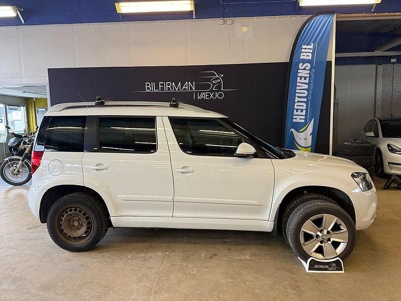 Begagnad Skoda Yeti Business Line 105 HK (77 kW) 2014 Vit SUV