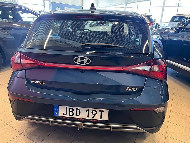 Ny Hyundai i20 Essential 84 HK (61 kW) 2025 Blå Halvkombi