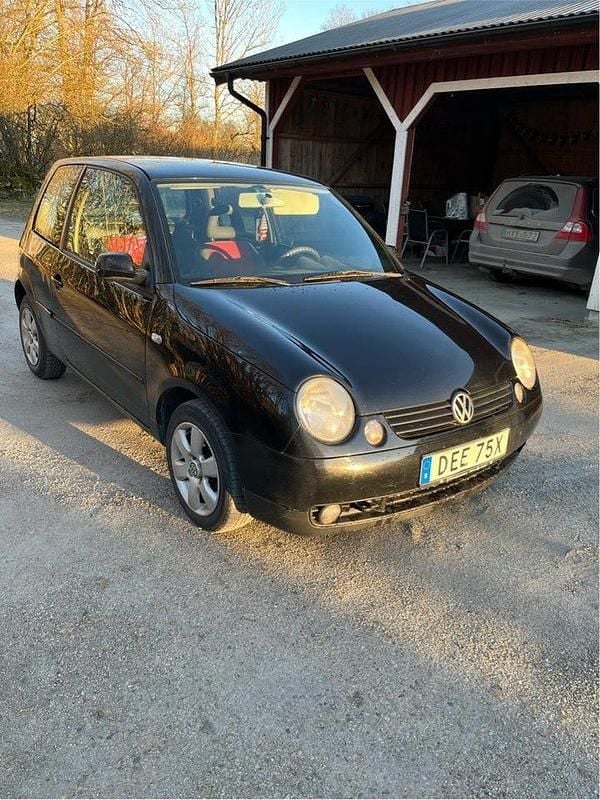 Svart Begagnad 2004 VW Lupo Halvkombi | 15 000 kr - Bild 1/4