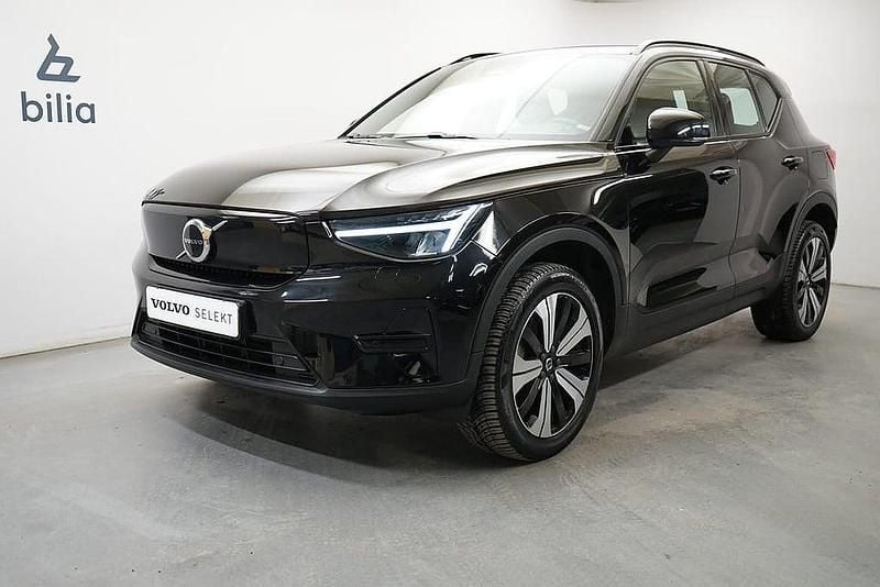 Begagnad Volvo XC40 Core 185 kW (252 HK) 2022 Svart SUV
