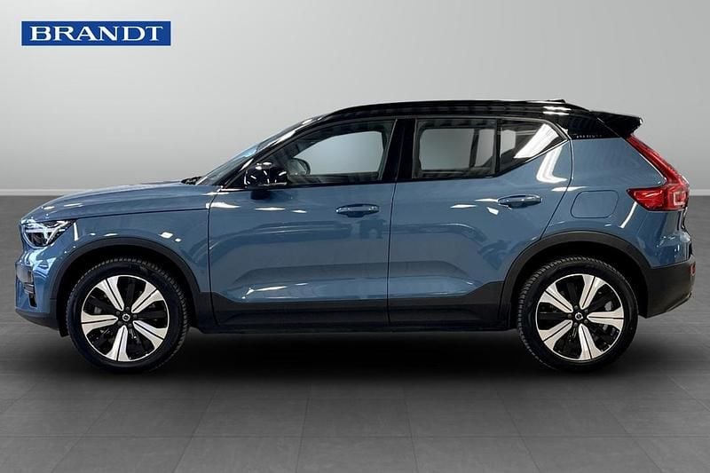 Begagnad Volvo XC40 Single Motor 175 kW (238 HK) 2023 Blå SUV