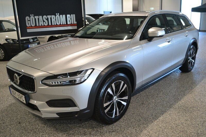 Silver Begagnad 2022 Volvo V90 CC Momentum Kombi | 299 000 kr (Bra pris) - Bild 1/4