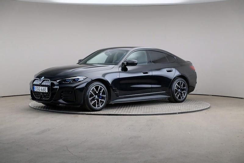 Svart Begagnad 2023 BMW i4 Sedan | 509 000 kr (Superpris) - Bild 1/4