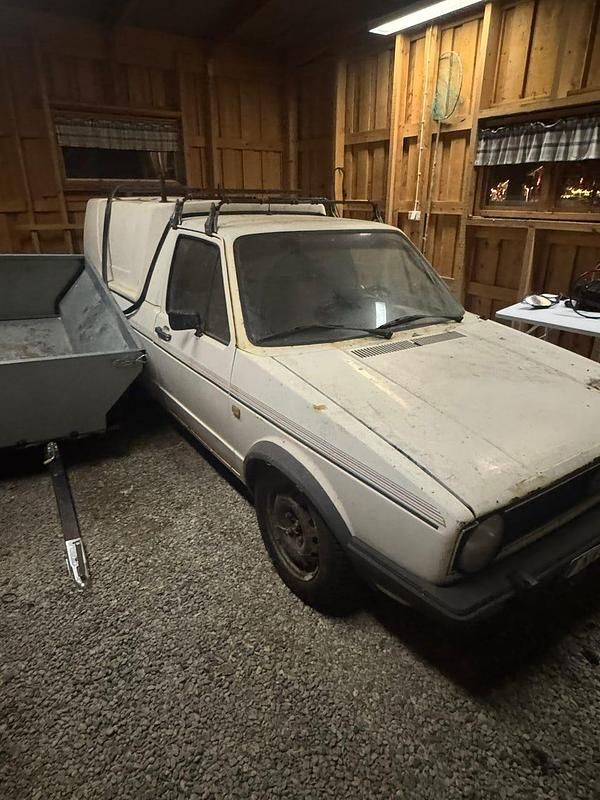 Begagnad VW Caddy 90 HK (66 kW) 1988 Minibuss