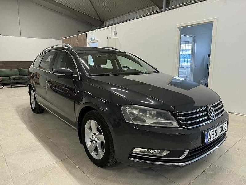 Mörkgrå Begagnad 2010 VW Passat Kombi | 59 900 kr (Marknadspris) - Bild 1/4