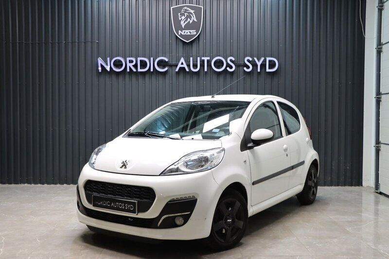 Vit Begagnad 2013 Peugeot 107 Halvkombi | 49 900 kr (Marknadspris) - Bild 1/4
