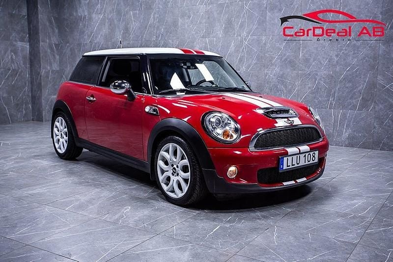 Röd Begagnad 2008 Mini Cooper S Chili Halvkombi | 99 800 kr (Marknadspris) - Bild 1/4