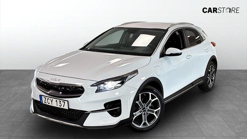 Vit (white) Begagnad 2022 Kia XCeed Advance SUV | 249 900 kr (Lite dyr) - Bild 1/4