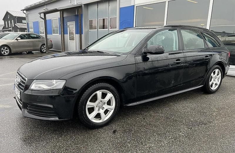 Begagnad Audi A4 136 HK (100 kW) 2011 Svart Kombi