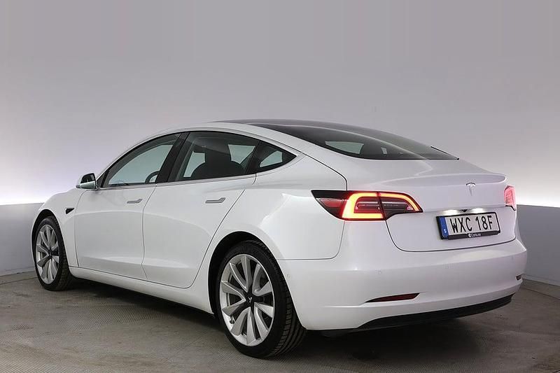 Begagnad Tesla Model 3 Long Range AWD 366 kW (498 HK) 2020 Vit Sedan