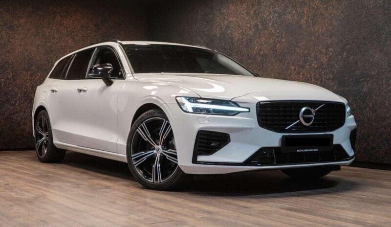 Vit Begagnad 2021 Volvo V60 Momentum Kombi | 329 000 kr (Bra pris) - Bild 1/4