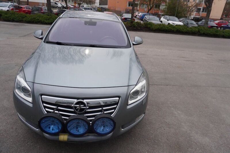Grå Begagnad 2010 Opel Insignia Edition Kombi | 48 000 kr (Marknadspris) - Bild 1/4