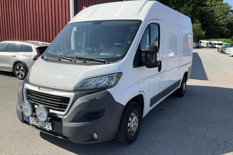 Vit Begagnad 2017 Peugeot Boxer Van | 120 000 kr - Bild 1/4